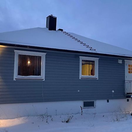 Koselig Hus I Sentrum Av Olderfjord Russenes ภายนอก รูปภาพ